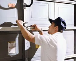 Garage Door Solution Service Brighton, CO 303-532-4669 - rep-gdr-16m